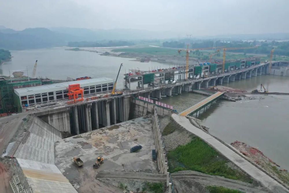 岷江虎渡溪航電樞紐工程迎來關鍵進展 首臺機組預計8月并網發(fā)電